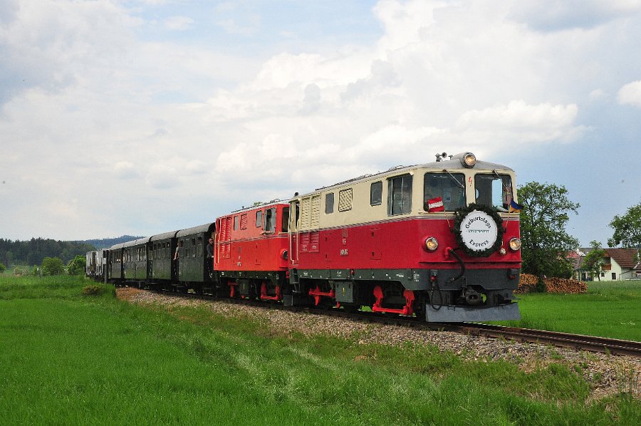 NÖVOG V5 und V12 Doppeltraktion 64